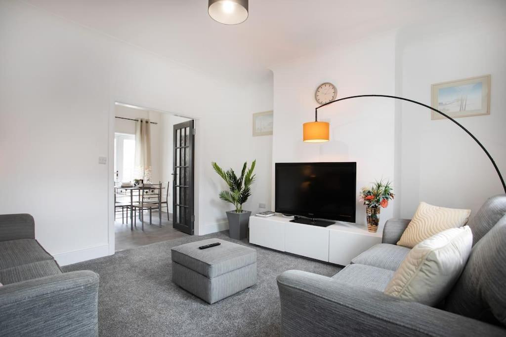 Cudworth House, Barnsley For Contractors & Families, Free Parking, High Speed Wifi Etc Villa ภายนอก รูปภาพ